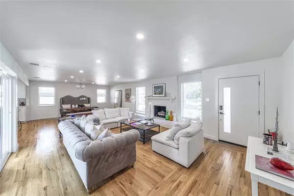 Dallas, TX 75228,5837 Clendenin Avenue