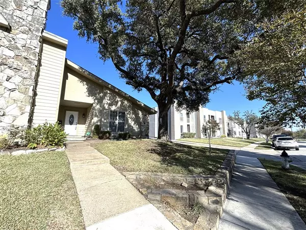 Dallas, TX 75243,9461 Timberleaf Drive