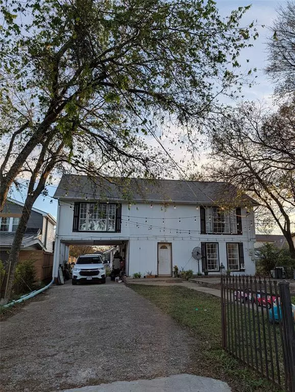 Dallas, TX 75211,4838 Wisteria Street