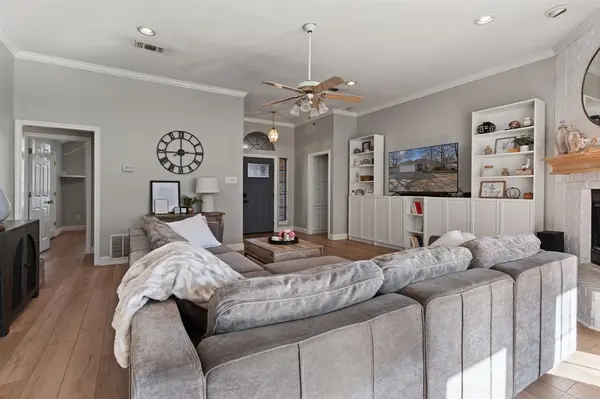 Burleson, TX 76028,1008 Oak Valley Road