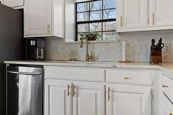 Burleson, TX 76028,1008 Oak Valley Road