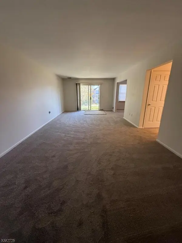 Independence Twp., NJ 07840,5111 Austin Ct #11