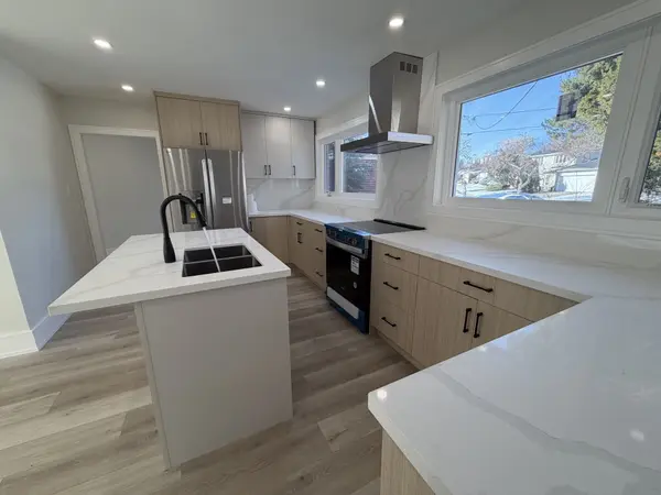 Toronto C15, ON M2K 2E9,25 Mango DR