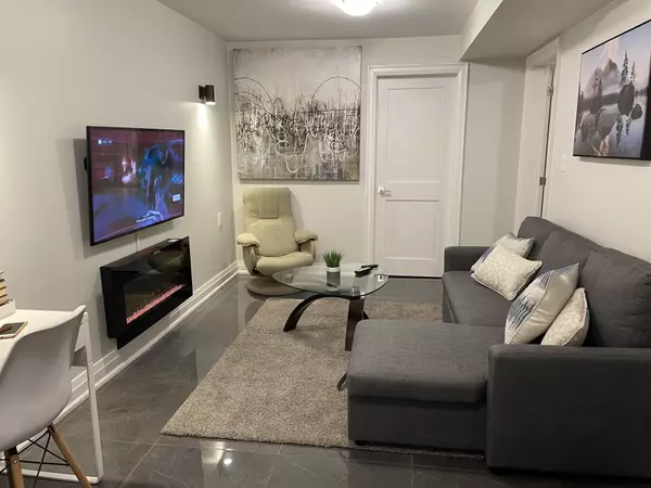 Toronto C01, ON M6J 2T2,41 Beatrice ST #BSMT