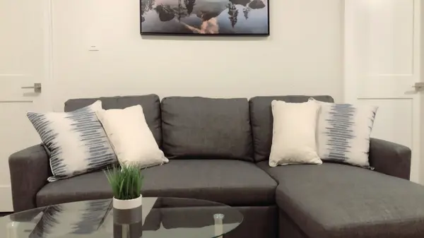 Toronto C01, ON M6J 2T2,41 Beatrice ST #BSMT