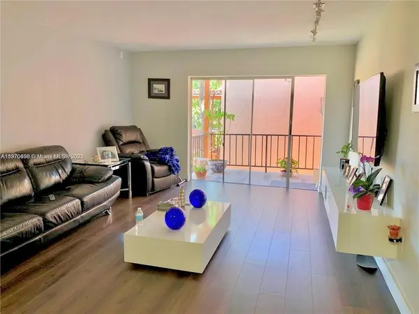 Miami Lakes, FL 33014,7230 Fairway Dr #F8