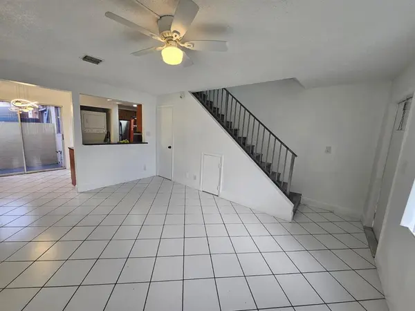 Pompano Beach, FL 33063,6609 Winfield Blvd #102-A