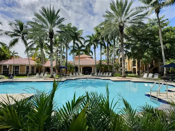 Tamarac, FL 33321,7940 N Nob Hill Rd #108