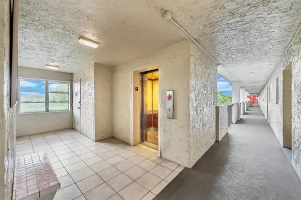 Lauderhill, FL 33319,6200 NW 44th St #405