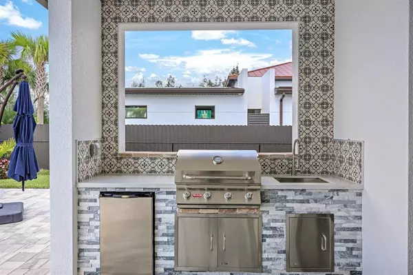 Cape Coral, FL 33991,2106 SW 4th St