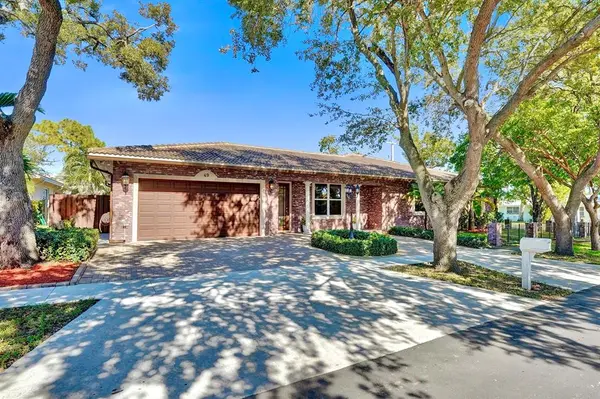 49 SE 6th St, Dania Beach, FL 33004