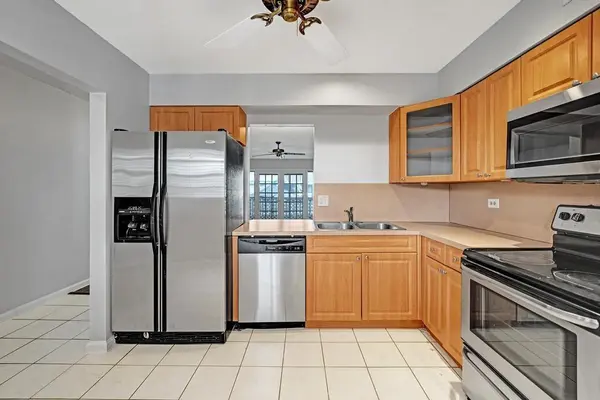 Hollywood, FL 33024,7552 Stirling Rd #213