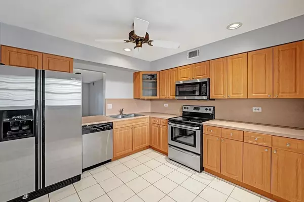 Hollywood, FL 33024,7552 Stirling Rd #213