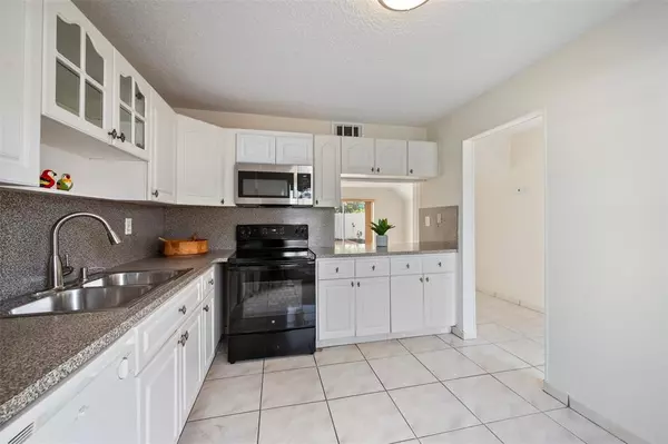 Davie, FL 33314,4024 SW 67th Ter #2