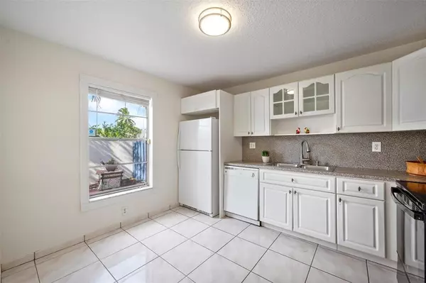 Davie, FL 33314,4024 SW 67th Ter #2