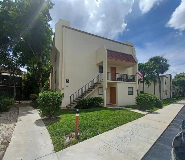 301 N Pine Island Rd #216, Plantation, FL 33324