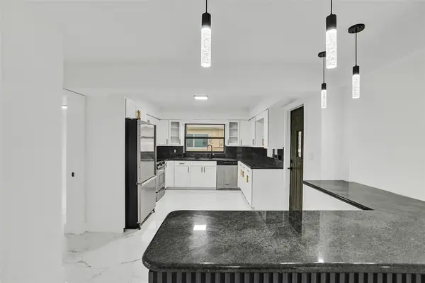 Plantation, FL 33317,5840 SW 14th St