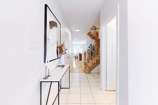 Vaughan, ON L4J 8V3,17 Lander CRES