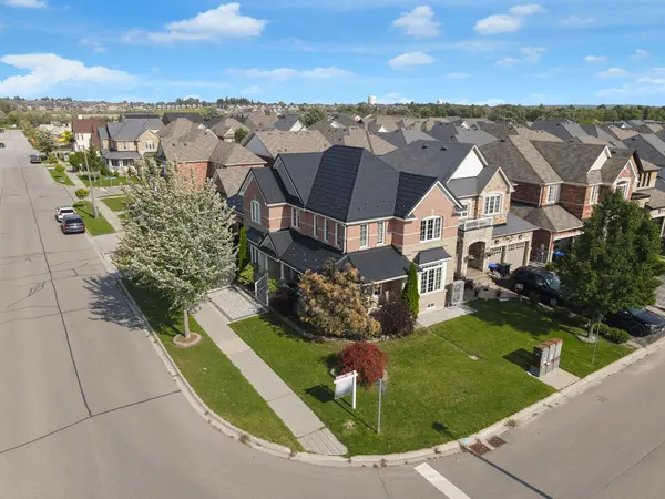 Bradford West Gwillimbury, ON L3Z 0G7,129 Vipond WAY