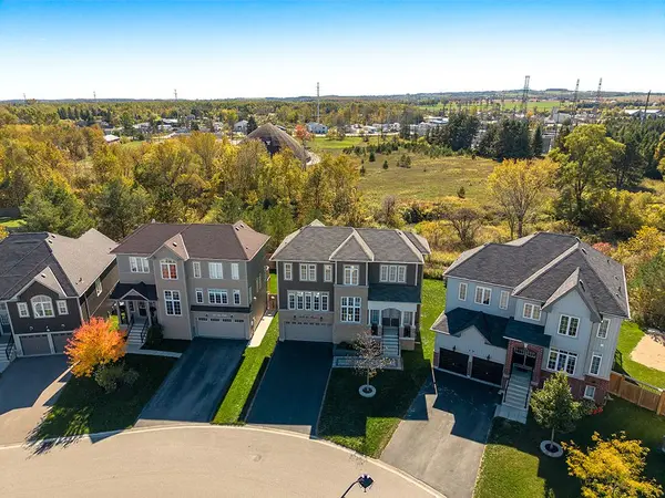 Clearview, ON L0M 1S0,204 Lia DR