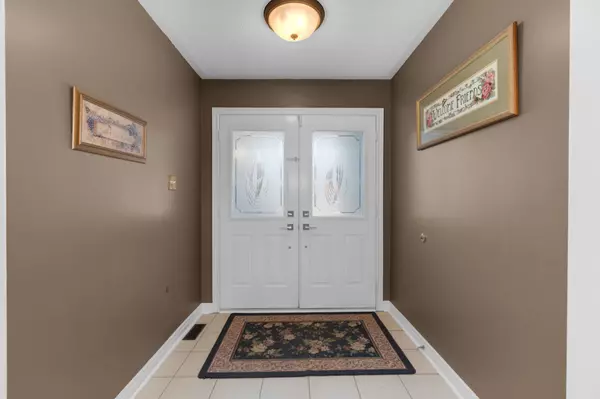 Barrie, ON L4N 7P4,82 Bishop DR