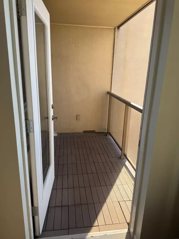 Toronto W10, ON M9W 7J4,700 Humberwood BLVD #1624