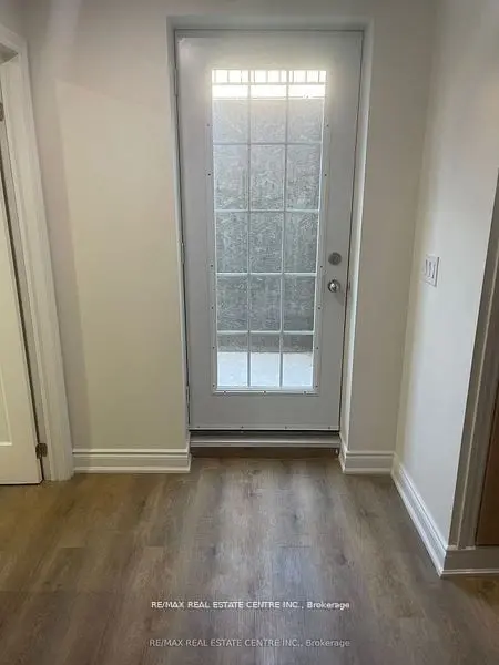 Brampton, ON L7A 3M3,15 Mendoza DR #Basement