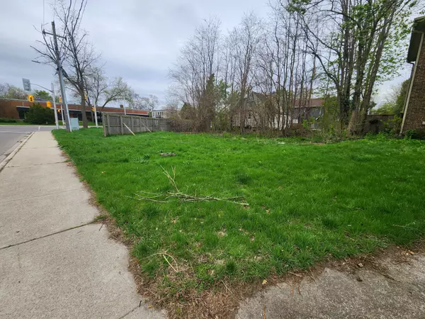 Burlington, ON L7R 2H4,685 Brant ST