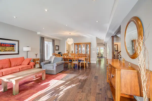 Mississauga, ON L5E 2N5,1487 Myron DR