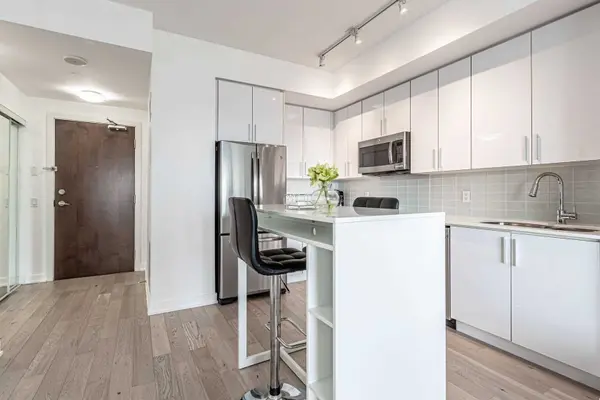 Toronto W06, ON M8V 0C2,2212 Lakeshore BLVD W #3905