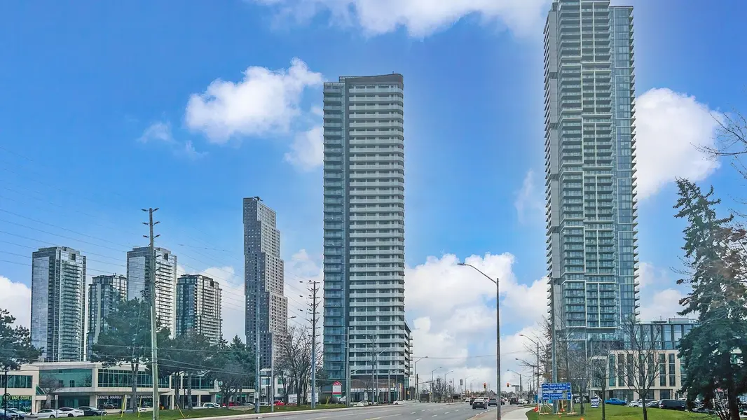 7895 Jane ST ##2218, Vaughan, ON L4K 0K2