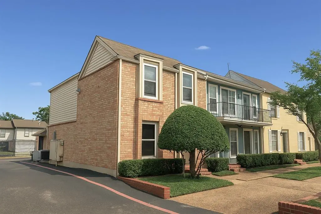 Dallas, TX 75220,9844 Valley Meadow Court