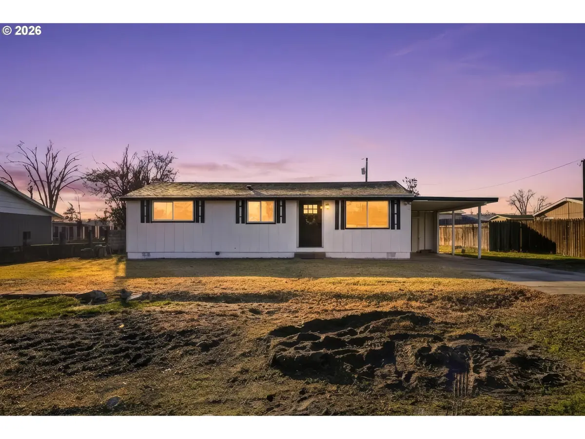 Hermiston, OR 97838,475 W HARTLEY AVE