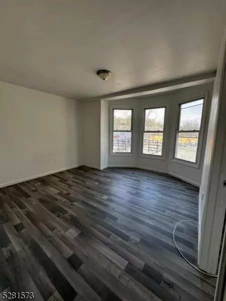 Paterson City, NJ 07522,125 W Broadway