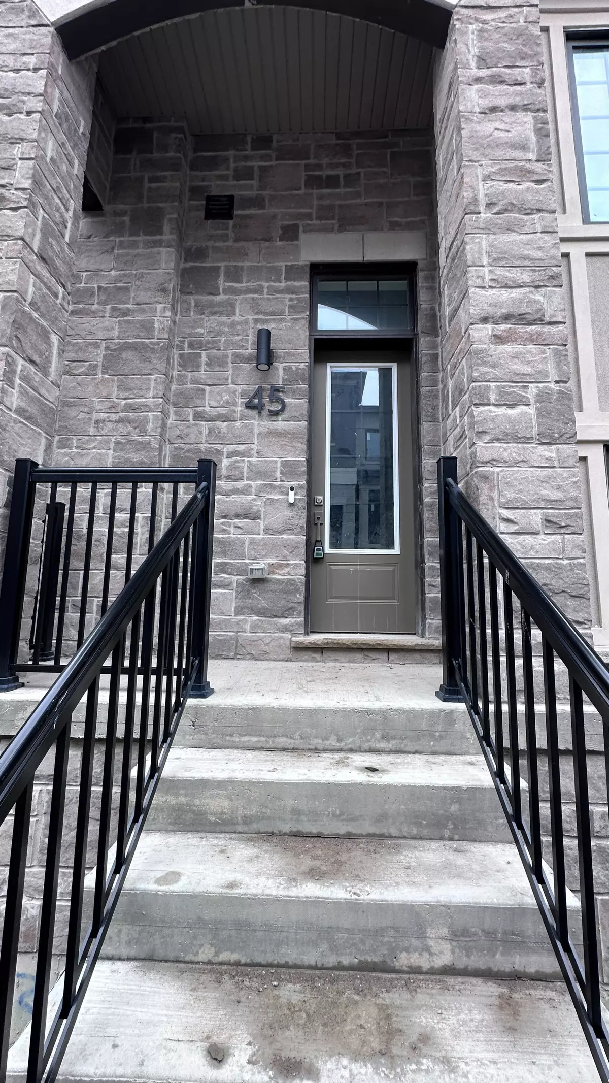 Richmond Hill, ON L4B 0J4,45 Peace LN