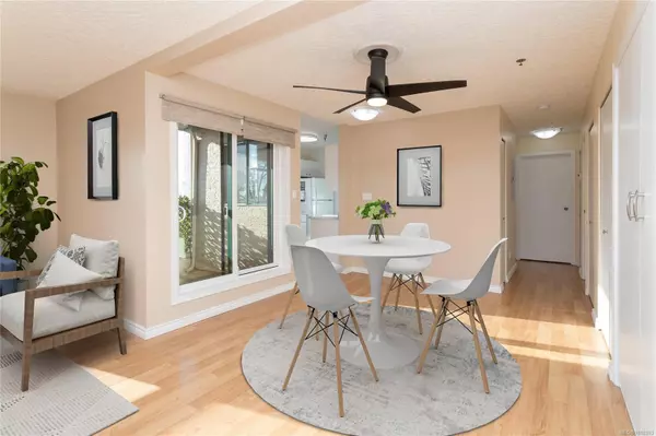 Saanich, BC V8X 1G6,3460 Quadra St #312