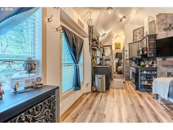 Welches, OR 97067,65000 E HIGHWAY 26 #FC 291