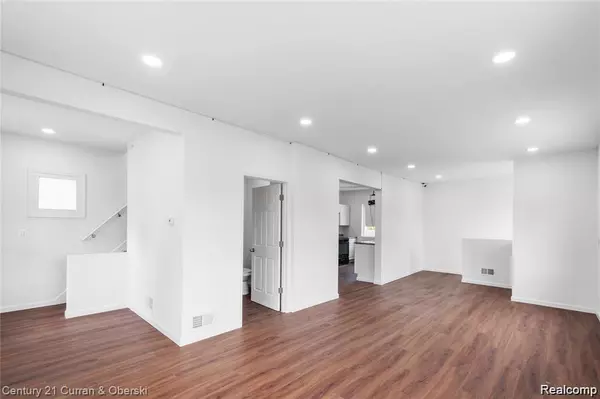 Detroit, MI 48234,19976 Conant ST