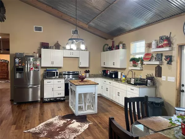 Walnut Springs, TX 76690,7830 927