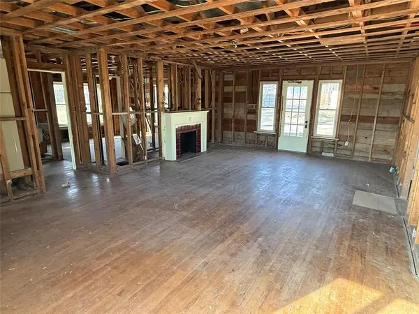 Decatur, TX 76234,408 W Walnut Street