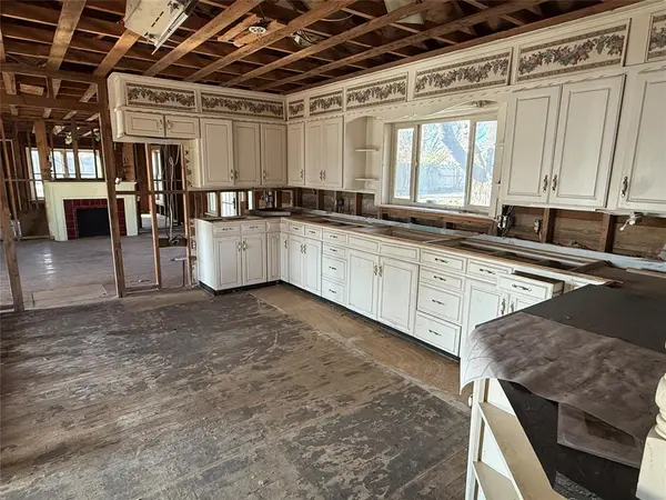 Decatur, TX 76234,408 W Walnut Street