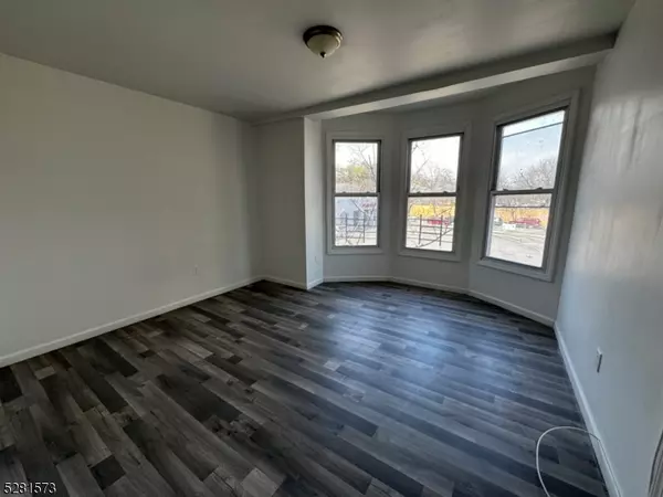 Paterson City, NJ 07522,125 W Broadway