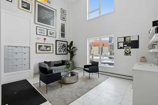 Calgary, AB T3B 6M2,4275 Norford AVE NW #104