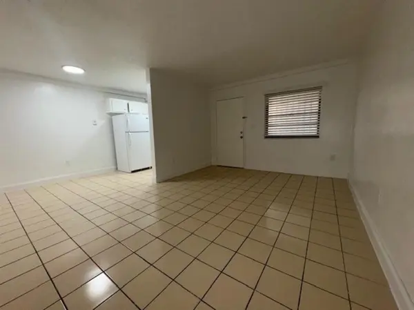 North Miami Beach, FL 33181,2031 NE 139th St #12