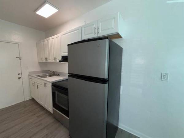 Miami Beach, FL 33141,7720 Abbott Ave #3