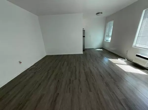 Miami Beach, FL 33141,7720 Abbott Ave #3