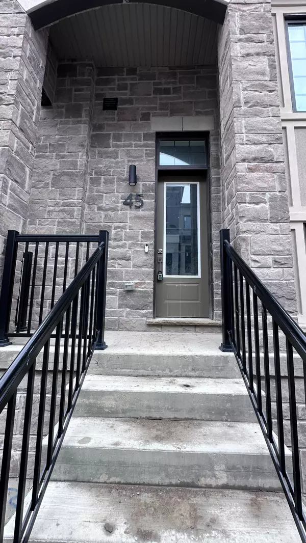 45 Peace LN, Richmond Hill, ON L4B 0J4