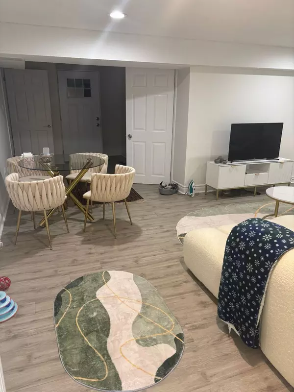 Richmond Hill, ON L4C 4L7,134 Oxford ST