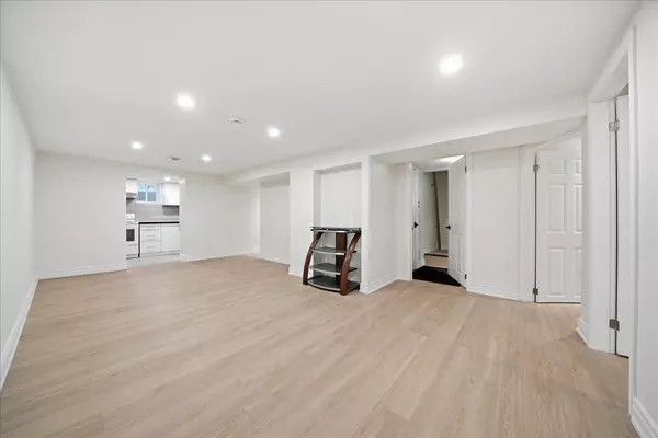 Toronto W05, ON M9L 1K7,94 Primula CRES #BSMT