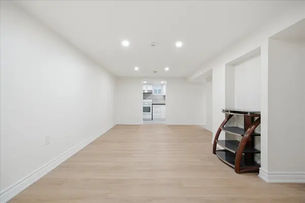 Toronto W05, ON M9L 1K7,94 Primula CRES #BSMT